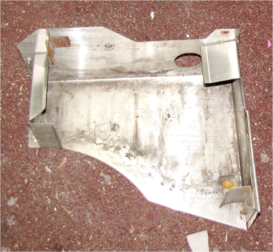 unknown Dixie Chopper FX2500 Gas Left Gas tank cover / fender used tractor part