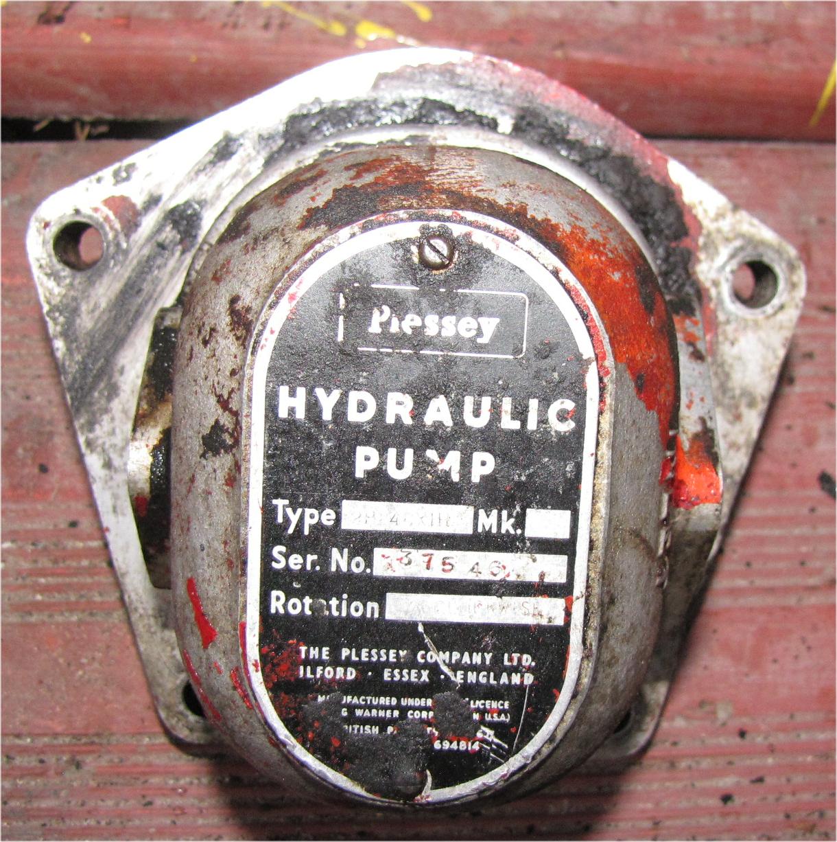 1960 Case International Harvester B275 Diesel Hydraulic Pump with Gear used tractor part