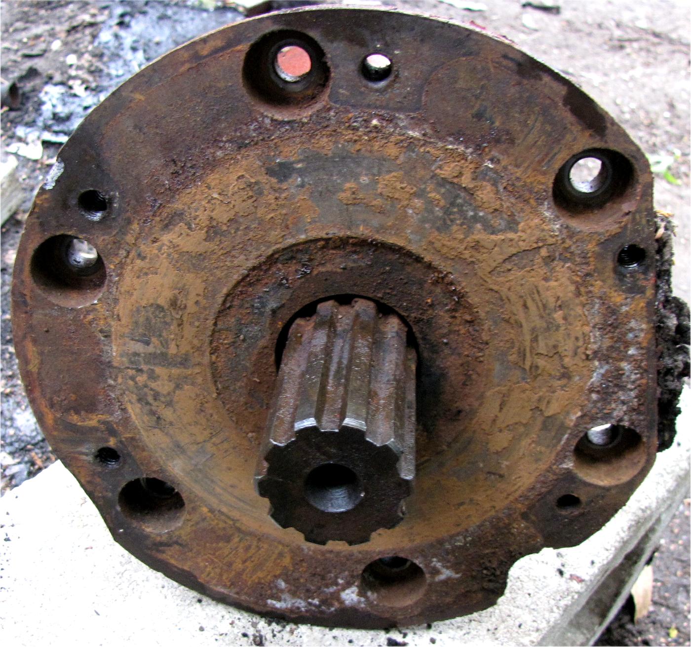 1960 Case International Harvester B275 Diesel Left Rear Axle Drive Gear with Housing and Shaft used tractor part
