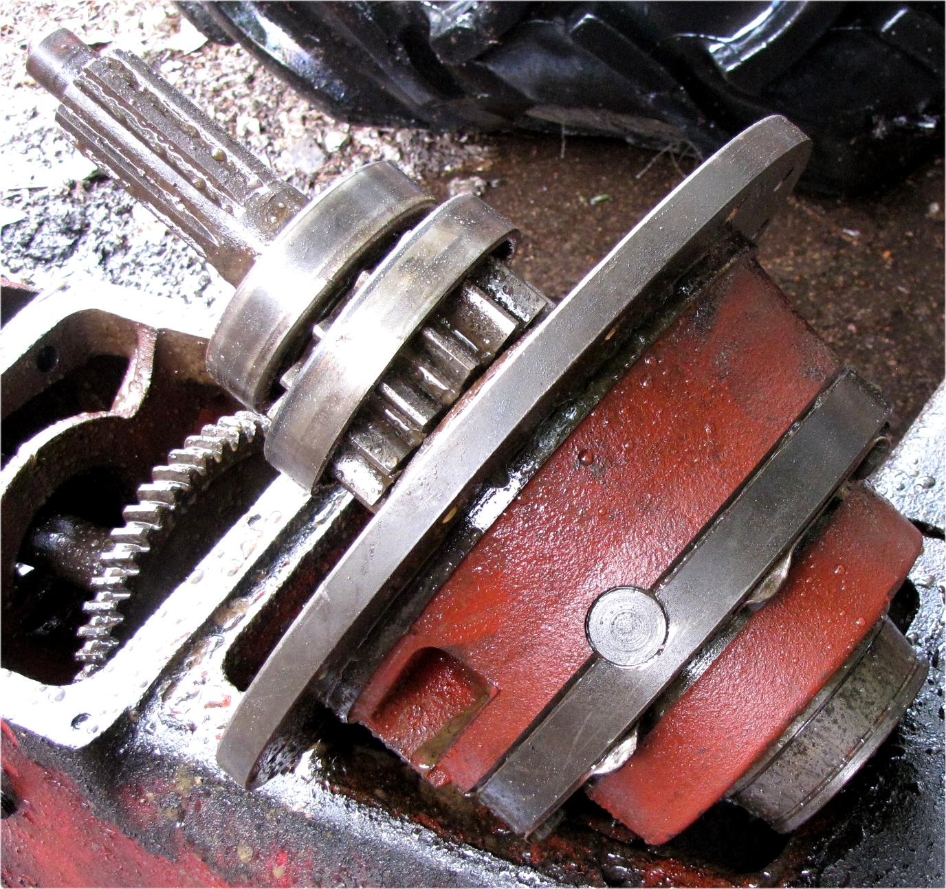 1960 Case International Harvester B275 Diesel Differential with Planetary gears / pumpkin used tractor part