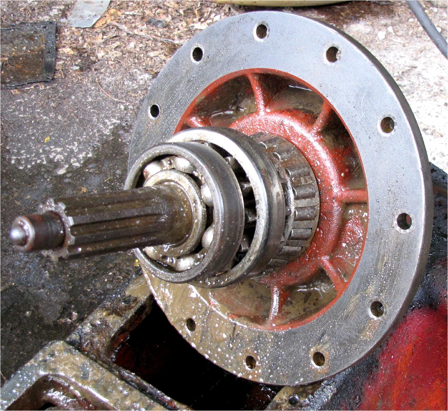 1960 Case International Harvester B275 Diesel Differential with Planetary gears / pumpkin used tractor part