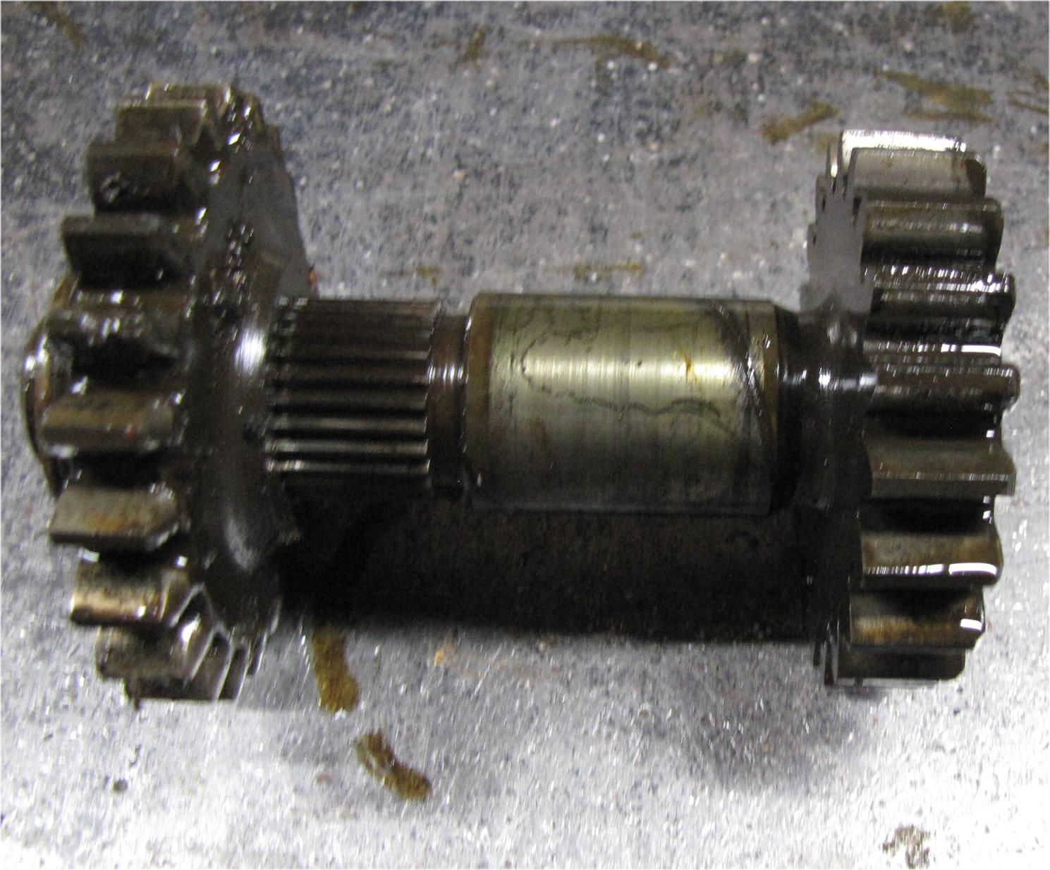 1960 Case International Harvester B275 Diesel Small Transmission Shaft with Gears used tractor part