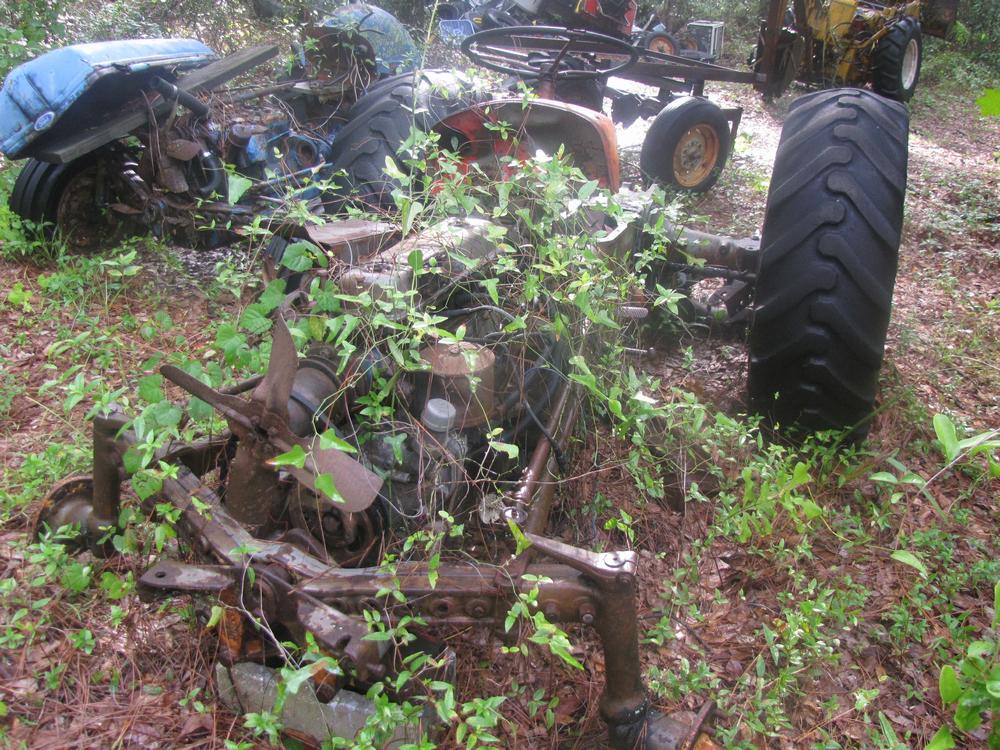 1961 Massey Ferguson MF35 tractor parts photo 2
