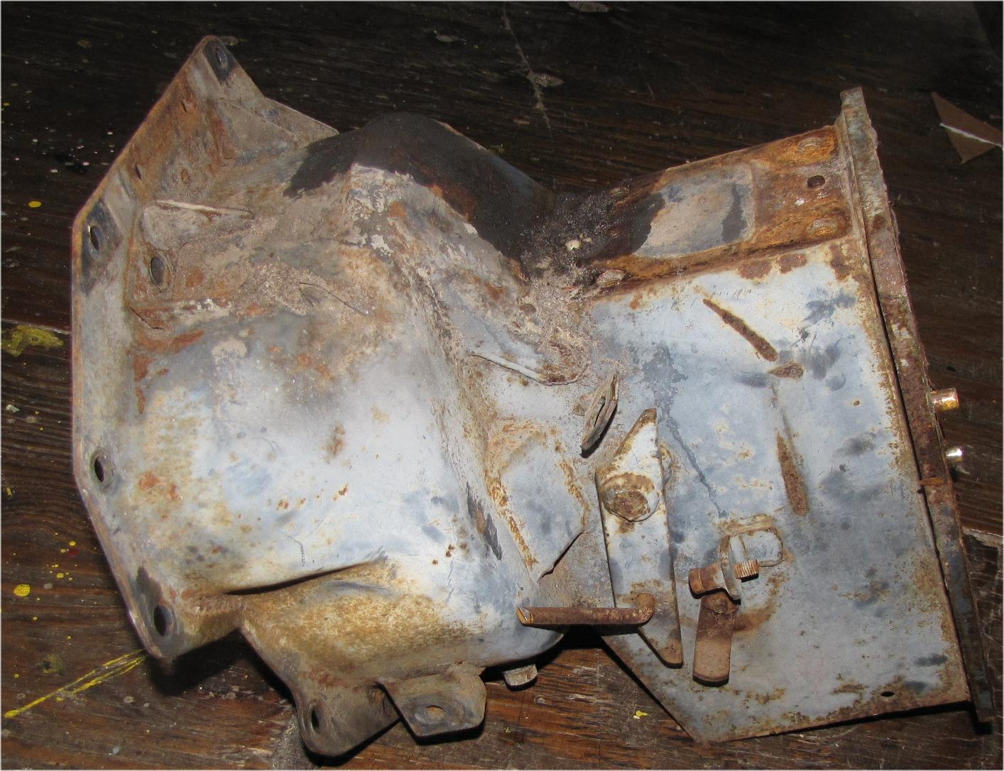 unknown Mitsubishi mt210 Diesel Transmission Bell Housing used tractor part