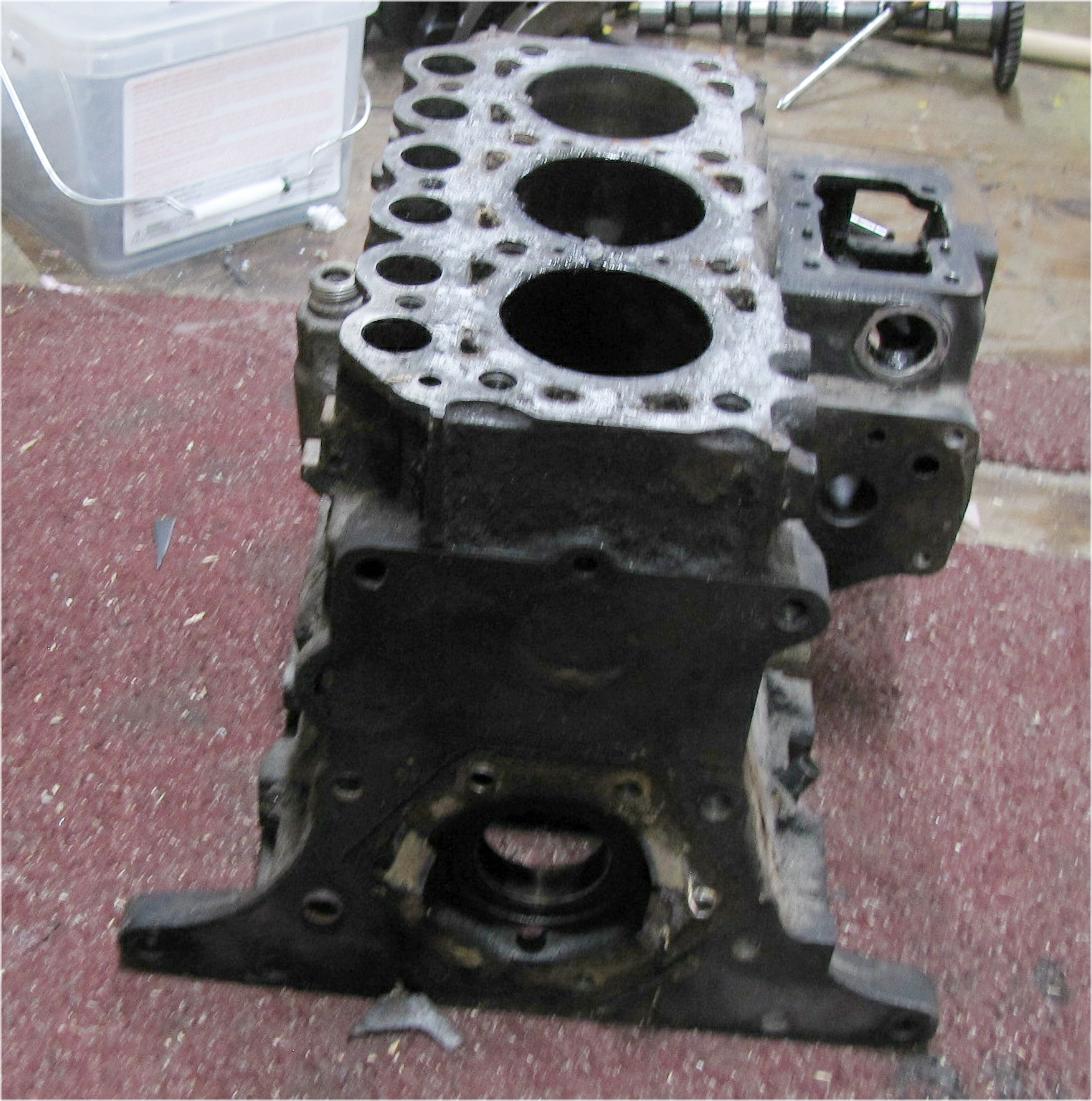 unknown Mitsubishi mt210 Diesel Engine Block used tractor part