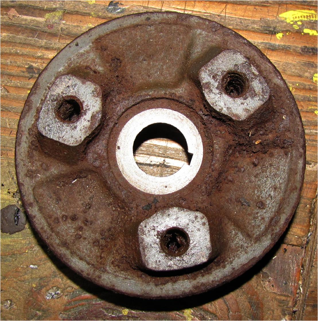 unknown Mitsubishi mt210 Diesel Front Crankshaft Pully or Hub used tractor part