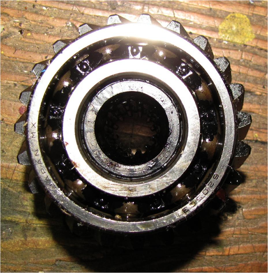 unknown Mitsubishi mt210 Diesel Hydraulic Pump Drive Gear with Bearings used tractor part