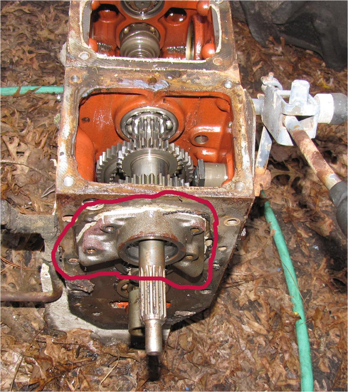 unknown Mitsubishi mt210 Diesel Rear End Input Bearing housing with bearing used tractor part