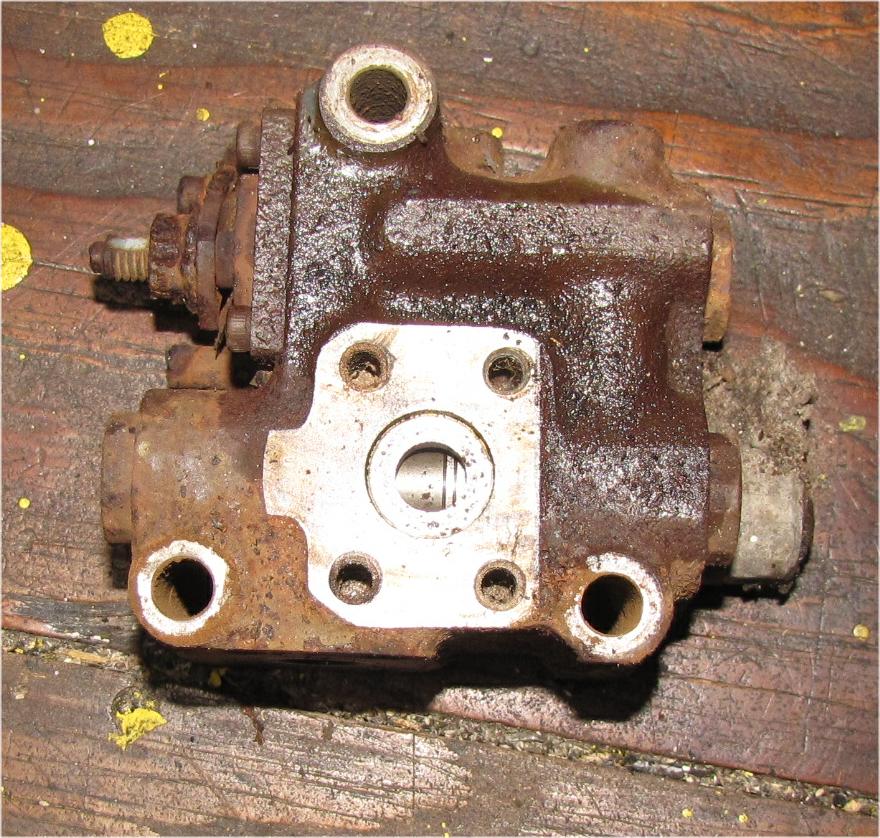 unknown Mitsubishi mt210 Diesel Hydraulic Valve block for 3 point lift 3pt used tractor part