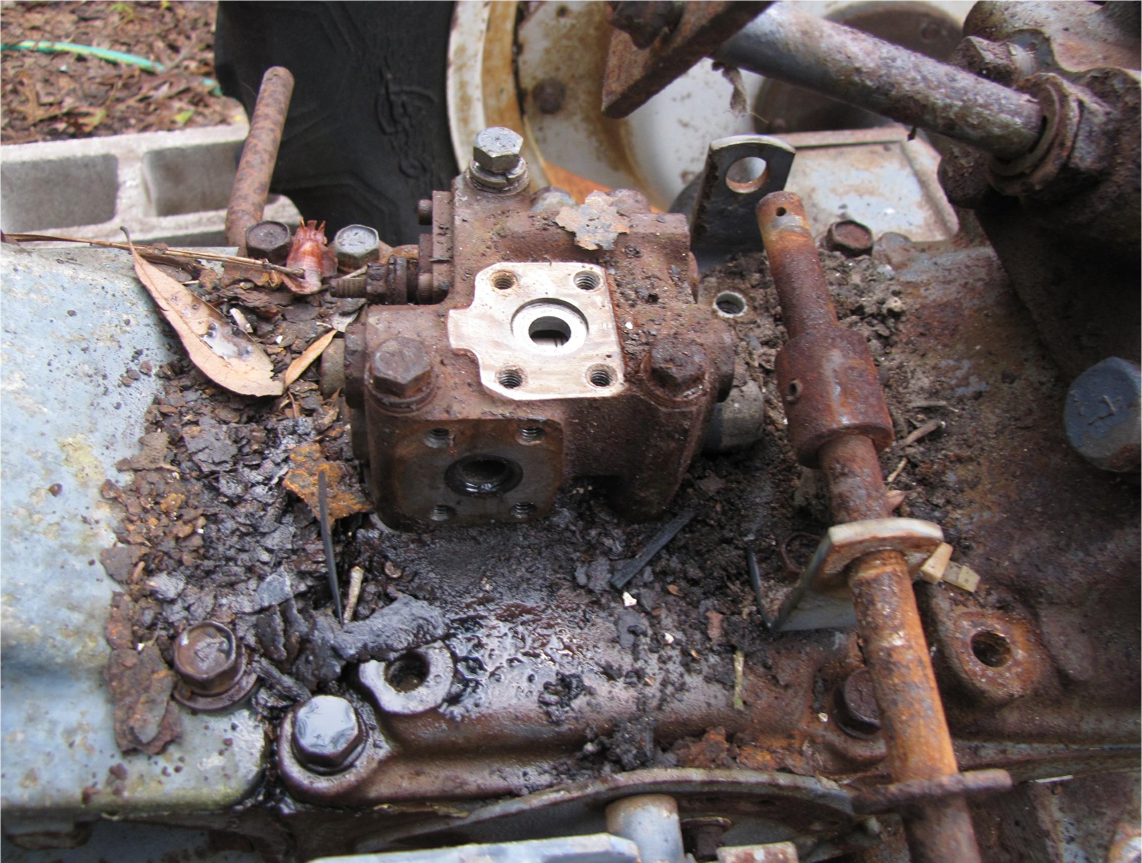unknown Mitsubishi mt210 Diesel Hydraulic Valve block for 3 point lift 3pt used tractor part