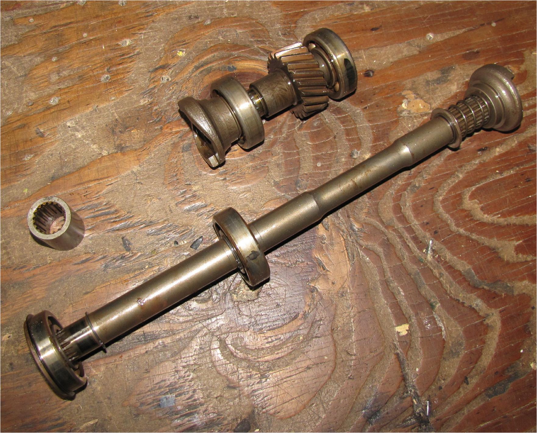 unknown Mitsubishi mt210 Diesel PTO Drive Shaft Complete with Gears used tractor part