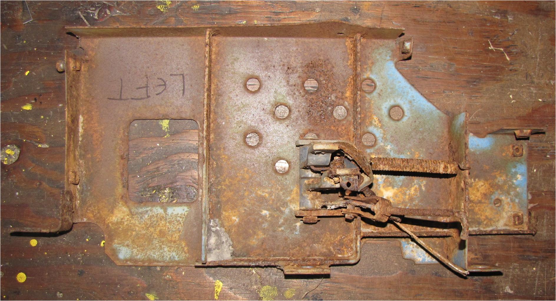unknown Mitsubishi mt210 Diesel Left Footrest OEM running board used tractor part