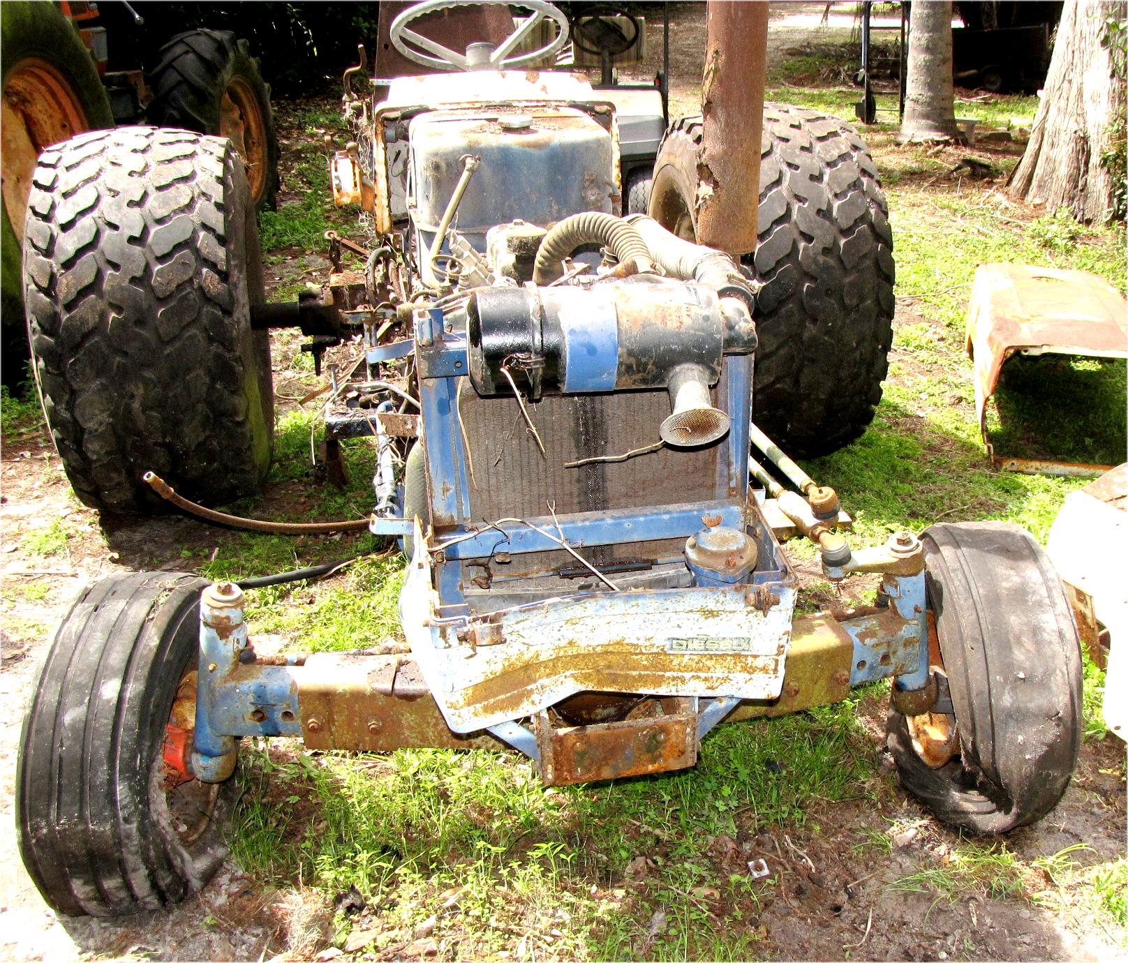 Mitsubishi MT750 diesel tractor being parted out photo 3