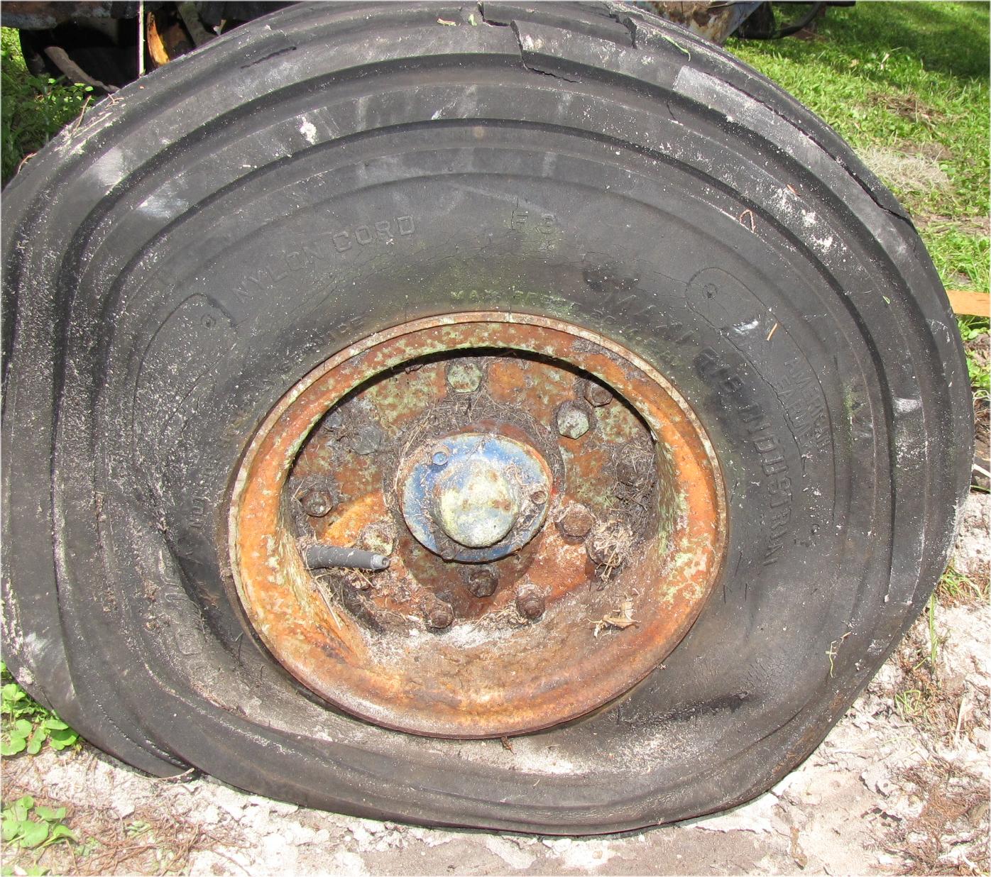 1978 - 1982 Mitsubishi mt750 Diesel Front Wheel / Rim NO TIRE used tractor part