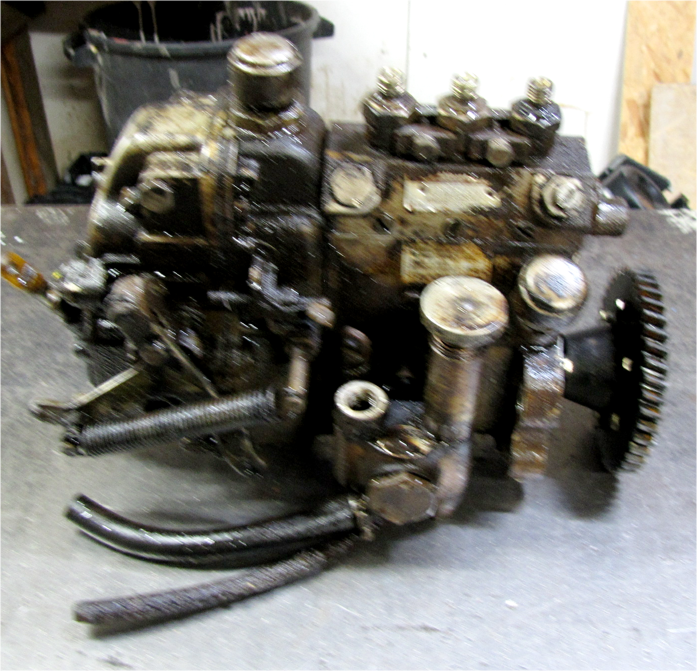1978 - 1982 Mitsubishi mt750 Diesel Injector Pump used tractor part