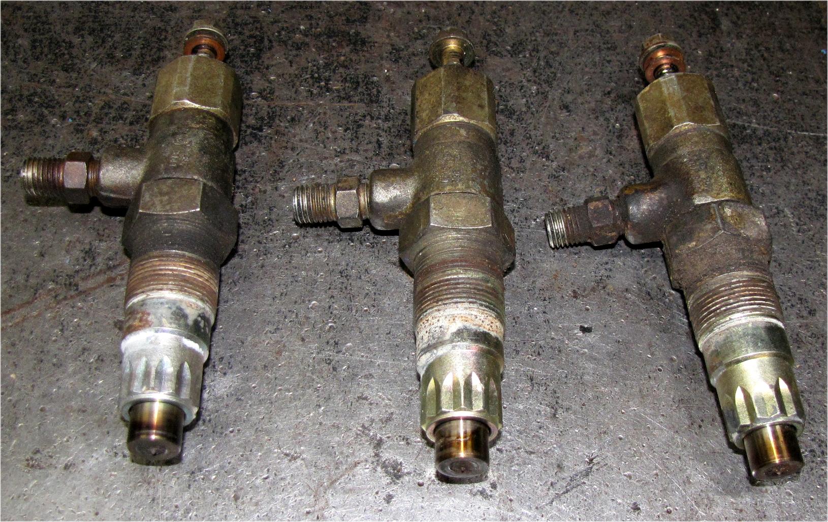 1978 - 1982 Mitsubishi mt750 Diesel Injectors used tractor part