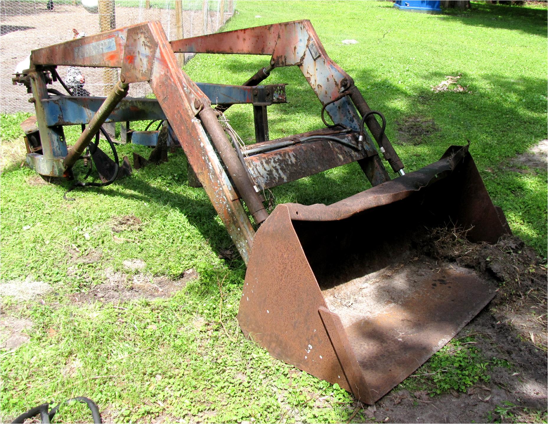 1978 - 1982 Mitsubishi mt750 Diesel Schwartz 1300 - 1400 front end loader with mounts for mitsubishi mt750 tractor used tractor part