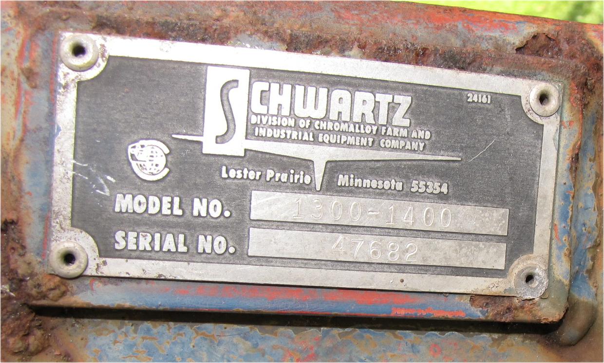 1978 - 1982 Mitsubishi mt750 Diesel Schwartz 1300 - 1400 front end loader with mounts for mitsubishi mt750 tractor used tractor part